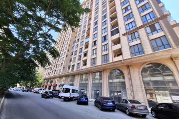 Satılır Yeni Tikili şərq Bazarında 