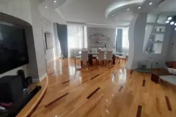 Satılır Yeni Tikili 8-ci Mikrorayonda 