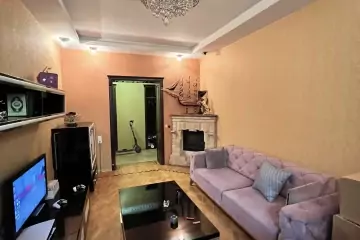 Satılır Köhnə Tikili Elmler Akademiyasıda 