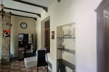 Satılır Köhnə Tikili Elmler Akademiyasıda 