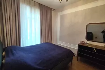 Satılır Qaraj Grand Hayatda 