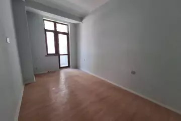 Satılır Yeni Tikili Həsən əliyev (keçmiş İnqilab)da