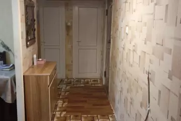 Satılır Köhnə Tikili 4-cü Mikrorayonda 