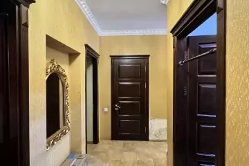 Satılır Köhnə Tikili Elmler Akademiyasıda 