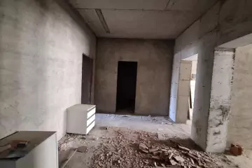 Satılır Yeni Tikili şərq Bazarında 