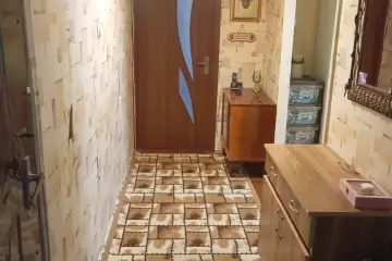 Satılır Köhnə Tikili 4-cü Mikrorayonda 