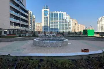 Satılır Qaraj Grand Hayatda 