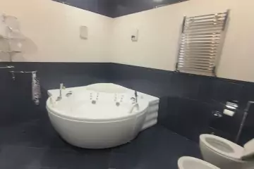 Satılır Yeni Tikili 8-ci Mikrorayonda 