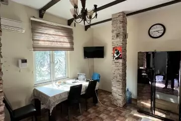 Satılır Köhnə Tikili Elmler Akademiyasıda 