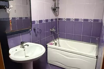 Satılır Köhnə Tikili Qaraçuxurda