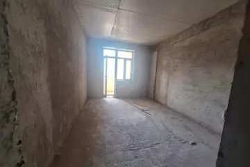 Satılır Yeni Tikili şərq Bazarında 