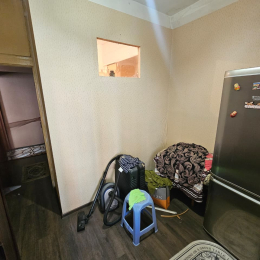 Satılır 1 otaqlı Köhnə Tikili 40 m², Ukraniya dairəsi