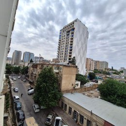 Satılır 3 otaqlı Yeni Tikili 80 m², 28 May metrosu ətrafı