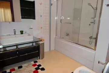 Aylıq Kirayə Yeni Tikili Gənclik Mallda