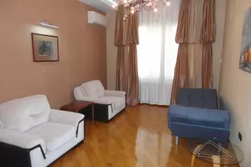 Aylıq Kirayə Yeni Tikili Gənclik Mallda