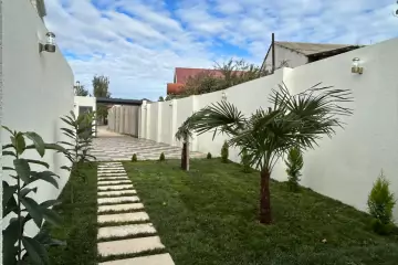 Satılır Həyət Evi Binədə