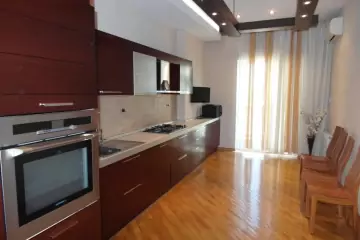 Aylıq Kirayə Yeni Tikili Gənclik Mallda