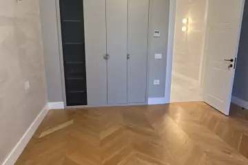 Satılır Yeni Tikili Gənclikdə