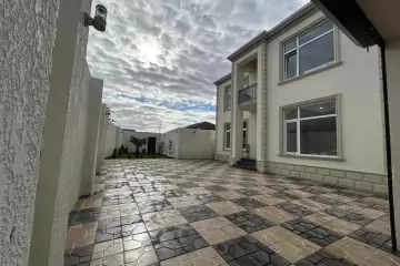 Satılır Həyət Evi Binədə