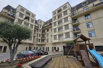 Satılır Yeni Tikili Ağ şəhər Kompleksində