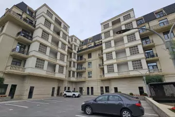 Satılır Yeni Tikili Ağ şəhər Kompleksində