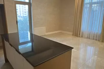 Satılır Yeni Tikili Gənclikdə