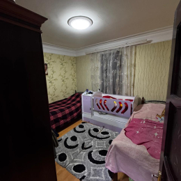 Satılır 4 otaqlı Köhnə Tikili 90 m², Qaraçuxur