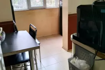 Satılır Köhnə Tikili Bakıxanovda