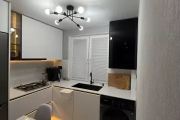 Satılır Köhnə Tikili 8-ci Kilometrdə