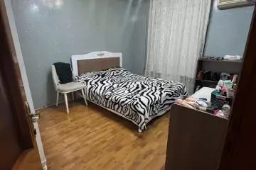 Satılır Köhnə Tikili Bakıxanovda