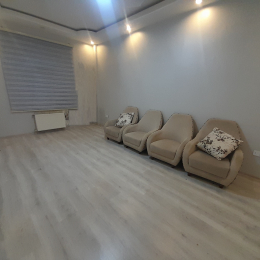 Kirayə Obyekt 4 otaq 70 m², 1 sot  ərazi, İçərişəhər