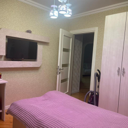 Satılır 5 otaqlı Köhnə Tikili 110 m², Qaraçuxur