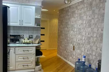 Satılır Köhnə Tikili Qaraçuxurda