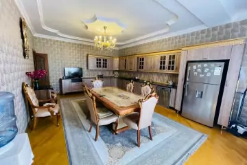 Satılır Villa 8-ci Mikrorayonda 