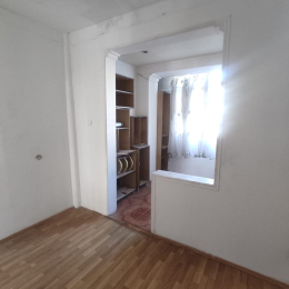 Satılır 2 otaqlı Köhnə Tikili 48 m², Bakı kinoteatrı