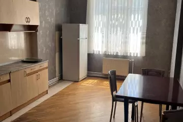 Satılır Yeni Tikili 5-ci Mikrorayonda 