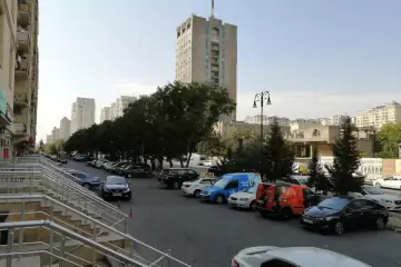 Satılır Obyekt Elmler Akademiyasıda 