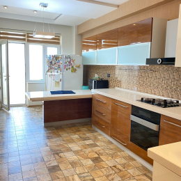 Kirayə 3 otaqlı Yeni Tikili 180 m², Beşmərtəbə