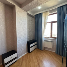 Kirayə 2 otaqlı Yeni Tikili 80 m², Bakı kinoteatrı