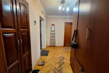 Satılır Köhnə Tikili Beşmərtəbədə 