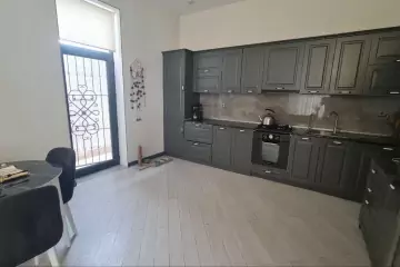 Satılır Bağ Evi şüvəlanda 