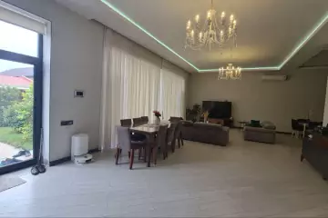 Satılır Bağ Evi şüvəlanda 