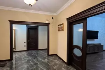 Satılır Yeni Tikili Beşmərtəbədə 