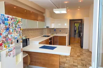 Aylıq Kirayə Yeni Tikili Beşmərtəbədə 