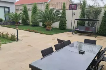 Satılır Bağ Evi şüvəlanda 