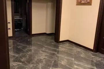 Satılır Yeni Tikili Beşmərtəbədə 