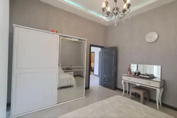 Satılır Bağ Evi şüvəlanda 