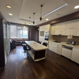 Kirayə 4 otaqlı Yeni Tikili 200 m², Ağ Şəhər Kompleksi