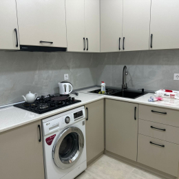 Kirayə 4 otaqlı Köhnə Tikili 100 m², 28 May metrosu ətrafı