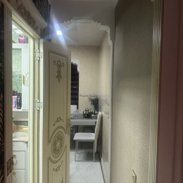 Satılır 5 otaqlı Köhnə Tikili 130 m², Yasamal